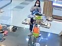 Sudah Berkali – kali, Aksi Seorang Wanita Mencuri Tas di Mall WTC Jambi Terekam CCTV