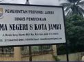 Mantan Kepala Sekolah SMA 8 Kota Jambi Tersangka Korupsi Penerimaan 120 Siswa