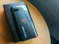 Mengintip Isi Kemasan Asus ROG Phone II