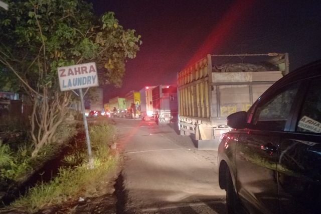 Seminggu Menjelang Mudik Lebaran, Jalan Lintas Jambi Kian Dipadati Truk Batubara