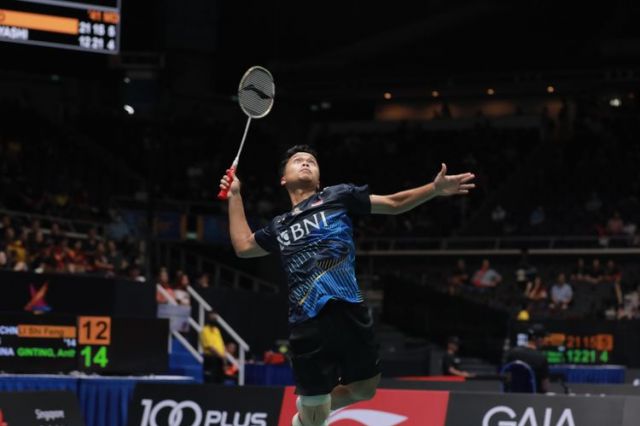 Tak Hanya Juara, Ginting Pecahkan Rekor 50 Tahun di Final Singapore Open 2023