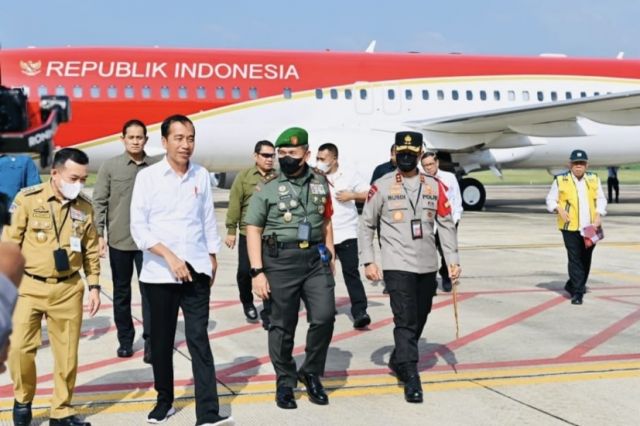 Sempat di tunda Presiden Jokowi mendarat di Jambi