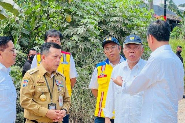 Jokowi Tinjau Lokasi Jalan Rusak di Provinsi Jambi, Al Haris: Jambi Masuk Dalam Daftar Perbaikan