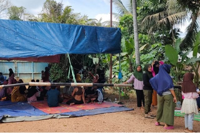 Polda Jambi Tahan 5 Petani Dugaan Mencuri Sawit Perusahaan, Ratusan Warga Kumpeh Blokade Jalan Masuk