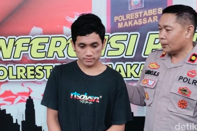 Pengendara Motor di Makassar Nekat Memotong Konvoi Mobil Presiden Jokowi