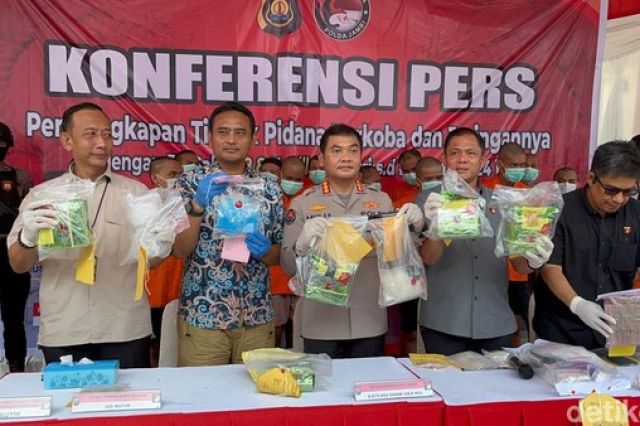 Terbongkar, Polda Jambi Tangkap 16 Pengedar dan Sita Sabu – Ekstasi Senilai Rp 11 Miliar